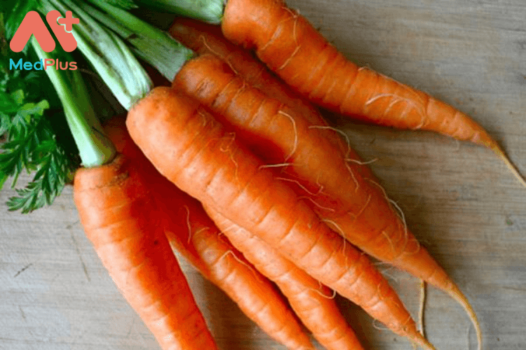 Mẹ bầu bị nốt sần trong mí mắt nên ăn gì: Cà rốt