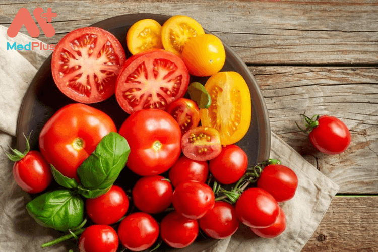 Người bị tiểu nhiều nên ăn gì: Cà chua