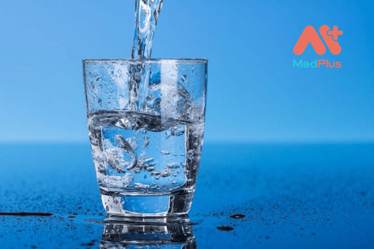 Nước là thức uống tốt cho da mặt của bạn