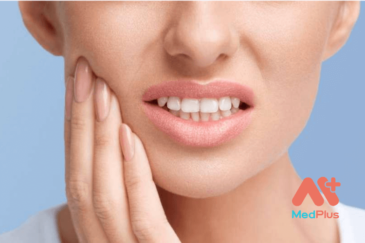 Người bị nhiệt miệng không nên ăn gì