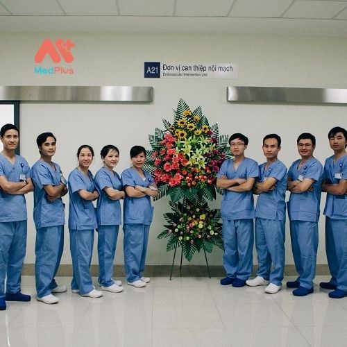 Các y bác sĩ tại bệnh viện Quốc tế - Medplus