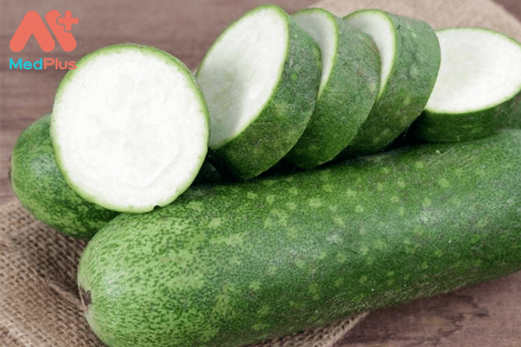 Mẹ bầu bị mọc răng khôn nên ăn gì: Bí đao (Bí xanh)