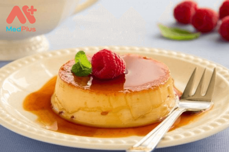 Món ăn vặt ngày hè cho bà bầu, vừa giải nhiệt lại bổ dưỡng 132 Nguyên liệu chính để chế biến món bánh flan là trứng và sữa.