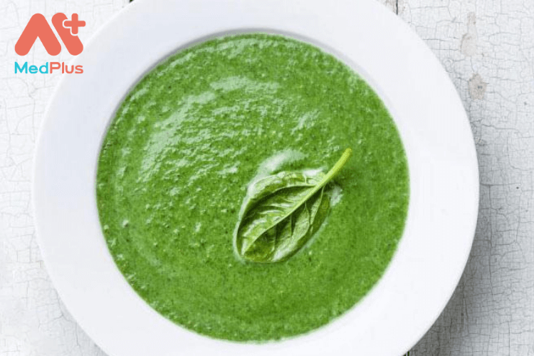 Trong các món súp ngon với thành phần chính là rau củ thì súp cải bó xôi (hay còn gọi là rau bina) cung cấp khá nhiều vitamin và chất xơ.