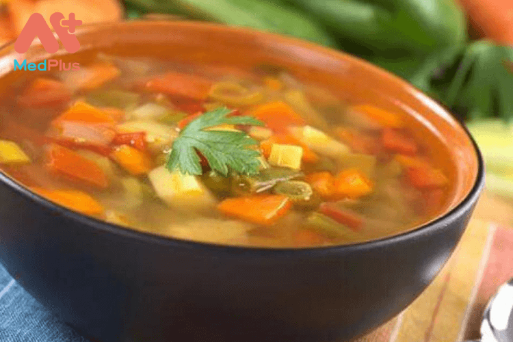 Nhờ sự hiện diện đầy đủ các loại rau, củ nên đây là một trong số các món súp ngon, giàu dinh dưỡng thích hợp với các mẹ bầu ăn chay.