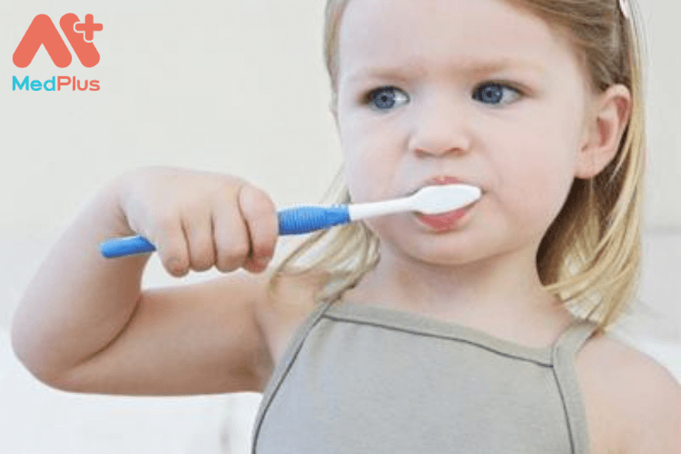 Phương pháp chăm sóc trẻ bị vàng răng an toàn và hiệu quả