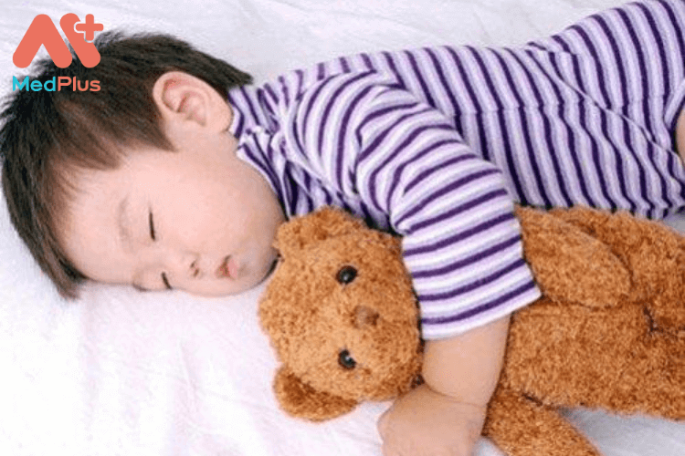 Trẻ nhỏ bị ngủ nghiến răng có sao không?