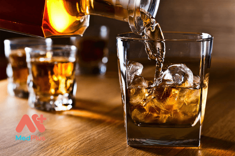 Ngừng việc uống rượu để bảo vệ sức khỏe gan