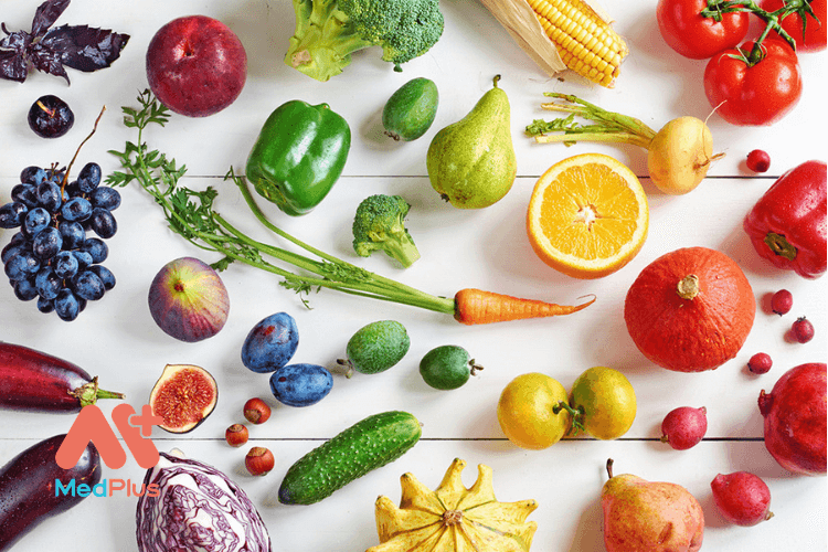 Nên bổ sung nhiều trái cây và rau tươi vào cơ thể
