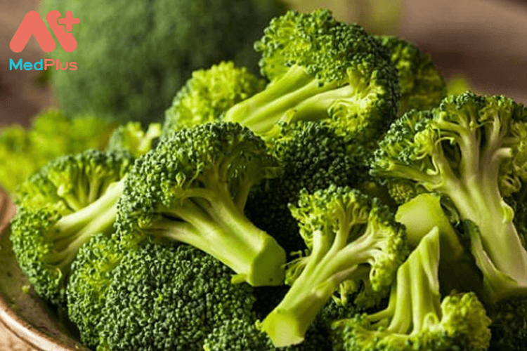 Người bị đau mỏi vai gáy nên ăn gì: Bông cải xanh (Súp lơ)