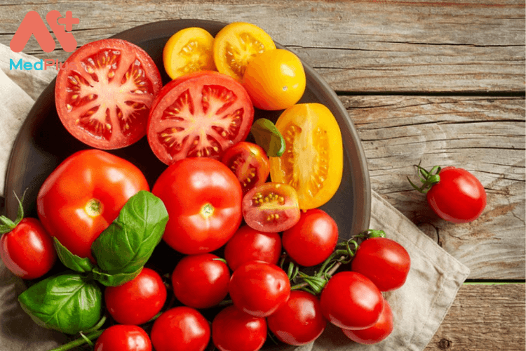 Người bị dị ứng mỹ phẩm nên ăn gì: Cà chua