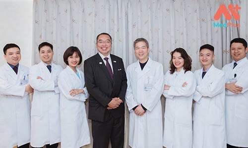Đội ngũ y- bác sĩ tại Bệnh viện mắt Quốc tế Nhật Bản