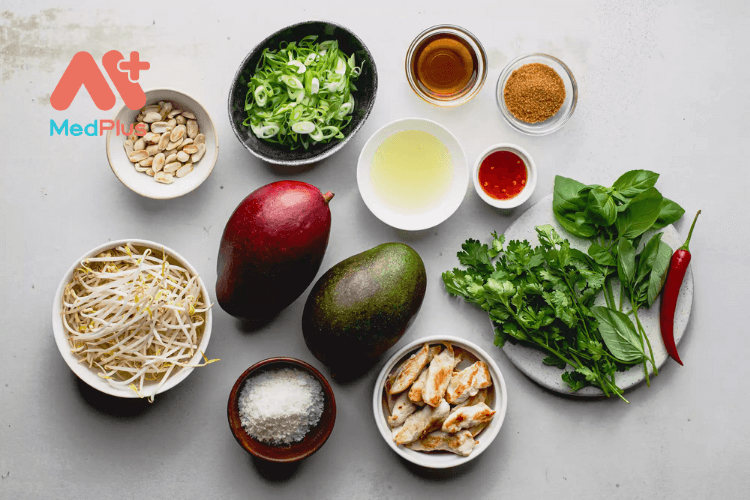 Bạn cần chuẩn bị các nguyên liệu trên để làm món gỏi xoài xanh Thái Lan