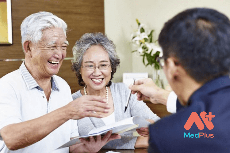 bảo hiểm sức khỏe cho người cao tuổi