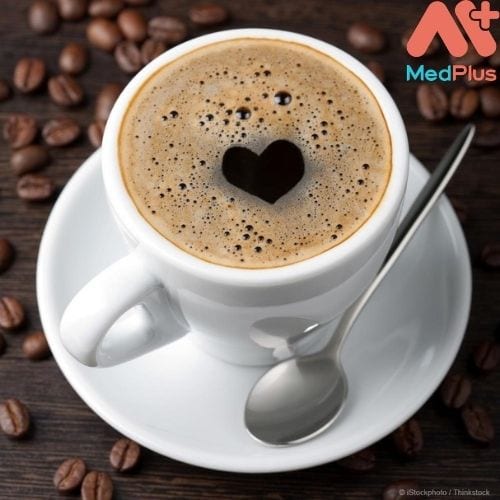 Cà phê có chứa caffeine - chất kích thích mạnh (Hình ảnh minh họa)