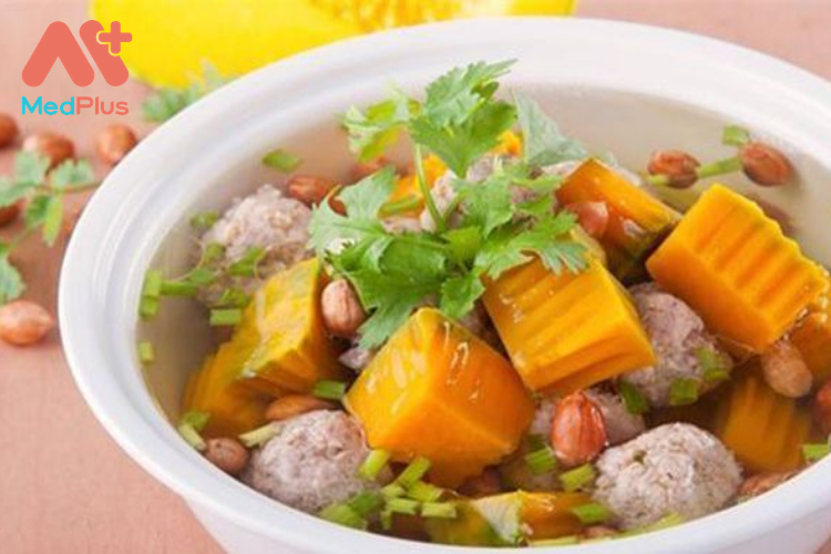 Canh bí đỏ nấu bò viên