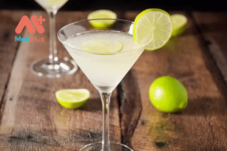 Cocktail Kamikaze TRẮNG ĐỤC 1 MÀU LÂNG LÂNG 1 CÕI 132 Một loại đồ uống hấp dẫn