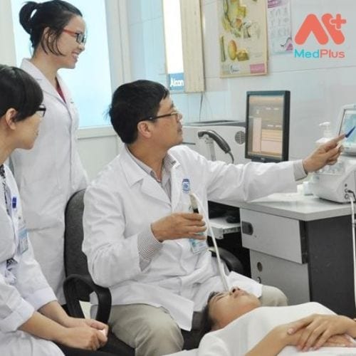Bệnh viện Mắt Quảng Trị chú trọng đào tạo đội ngũ bác sĩ có trình độ cao