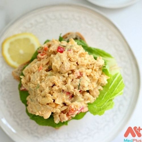 Salad cá ngừ đậu xanh chay mặn đều dùng được