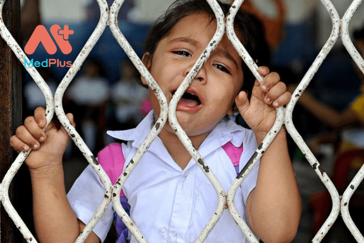 Tại sao trẻ em sợ đi học? 13 nguyên nhân PHỔ BIẾN