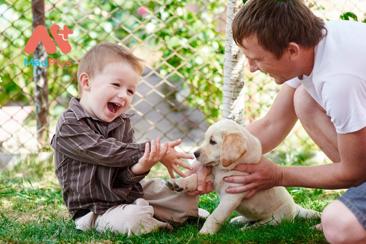 Động vật giúp trẻ em nuôi dưỡng tình yêu thương