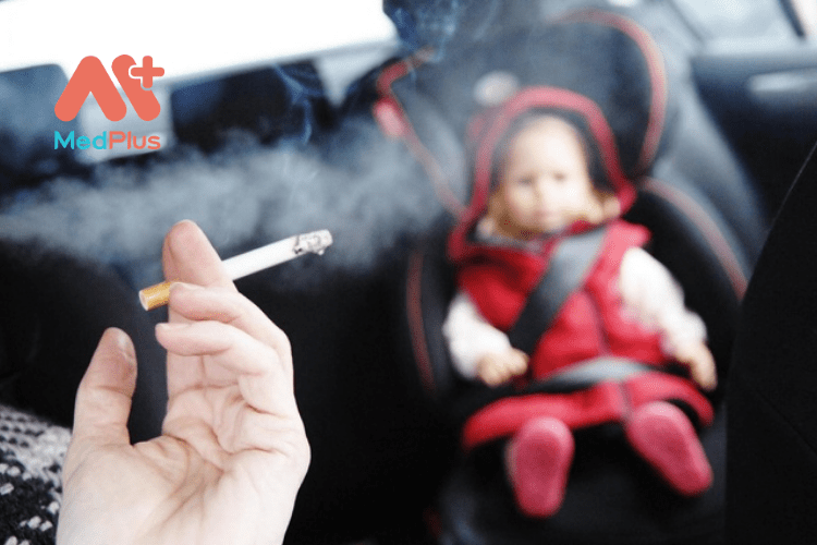 Hút thuốc xung quanh trẻ em là một tội ác