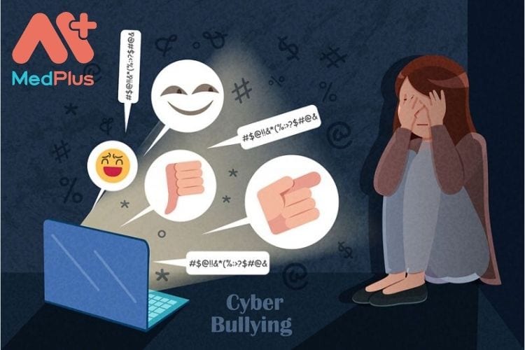 Những đứa trẻ bị nhắm mục tiêu bởi những kẻ bắt nạt trên mạng cũng có thể gặp các triệu chứng thể chất để phản ứng với căng thẳng mà chúng đang trải qua.