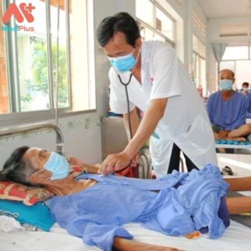 Bệnh viện Phổi Đồng Tháp chú trọng đào tạo đội ngũ bác sĩ có trình độ và tâm huyết