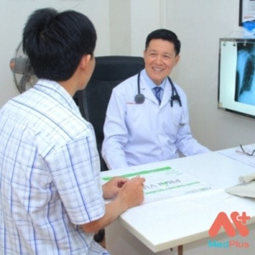 Khám bệnh tại Trung tâm điều trị bệnh hô hấp Phổi Việt