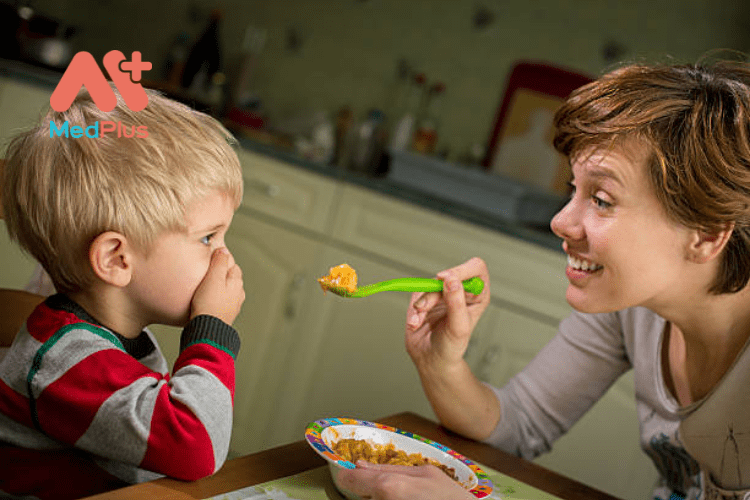 Con kén ăn thì phải làm sao?
