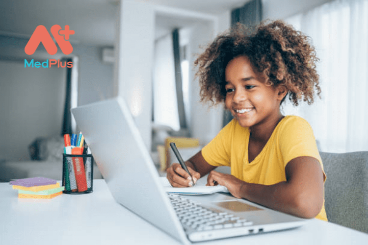 Học online: 8 mẹo giúp con bạn tự học ở nhà TẬP TRUNG, HIỆU QUẢ