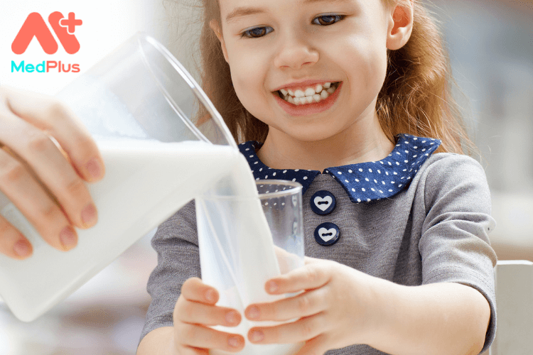 Sữa hữu cơ cho trẻ em và trẻ mới biết đi