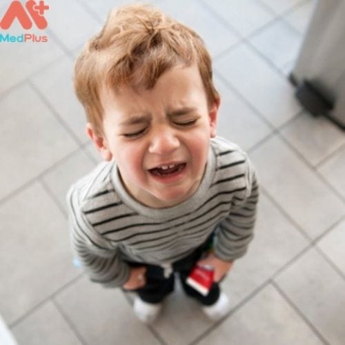 Trẻ có xu hướng bộc phát các cơn giận dữ hoặc la hét (Hình ảnh minh họa)