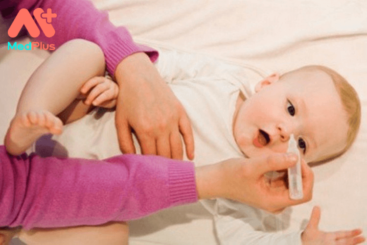 5 phương pháp rửa mũi cho trẻ sơ sinh