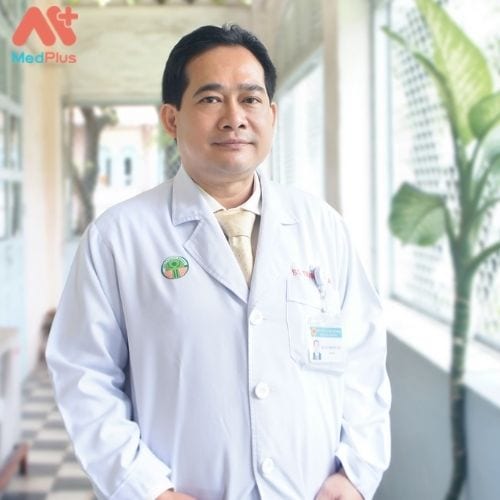 Bác sĩ Trịnh Hữu Tùng là người có trình độ, giàu kinh nghiệm và tận tâm