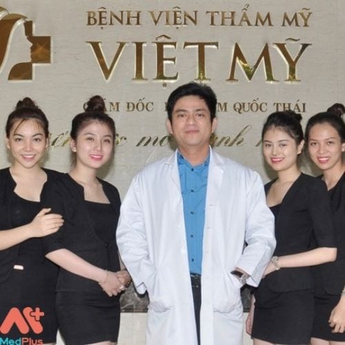 Bệnh viện thẩm mỹ Việt Mỹ với đội ngũ bác sĩ và nhân viên có trình độ và tận tâm