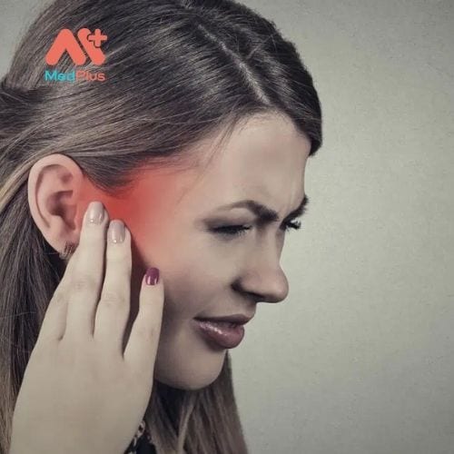 Các triệu chứng của nhiễm trùng tai có thể bao gồm thay đổi thính giác, chóng mặt và đau.