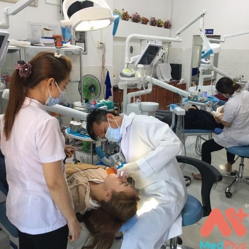 Khám răng tại Nha khoa Bác sĩ Dương