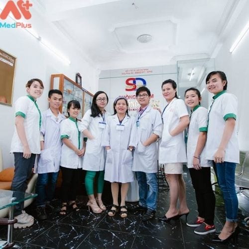 Phòng khám chuyên khoa da liễu SD Hồng Châu có đội ngũ bác sĩ và nhân viên tận tâm và có trình độ