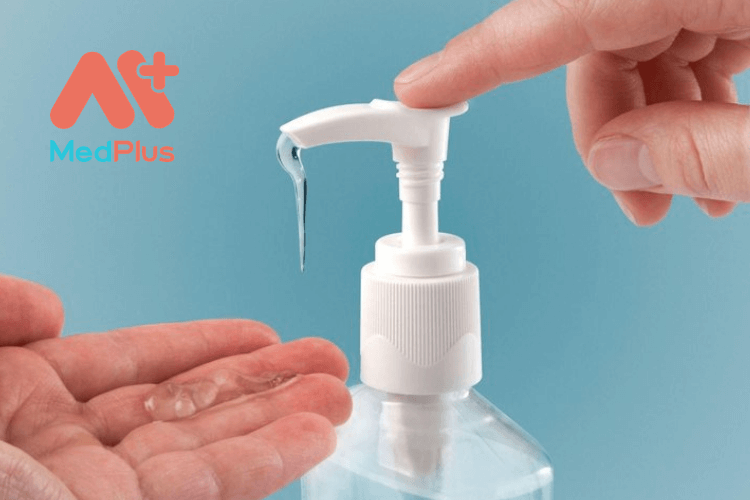 Rửa tay để tránh nhiễm trùng