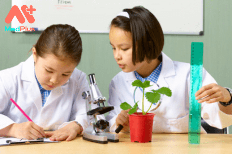 5 mẹo nuôi dưỡng đam mê khoa học ở trẻ