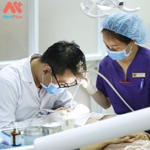 Nha khoa Dr Smile Hà Nội có đội ngũ bác sĩ giỏi và trăng thiết bị hiện đại