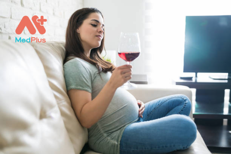 Uống rượu khi mang thai có tốt không?