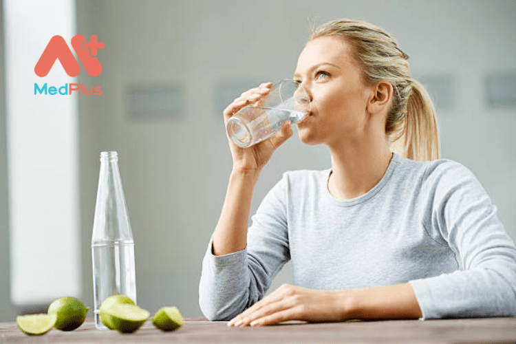 Uống nước để giảm cân, tại sao không?