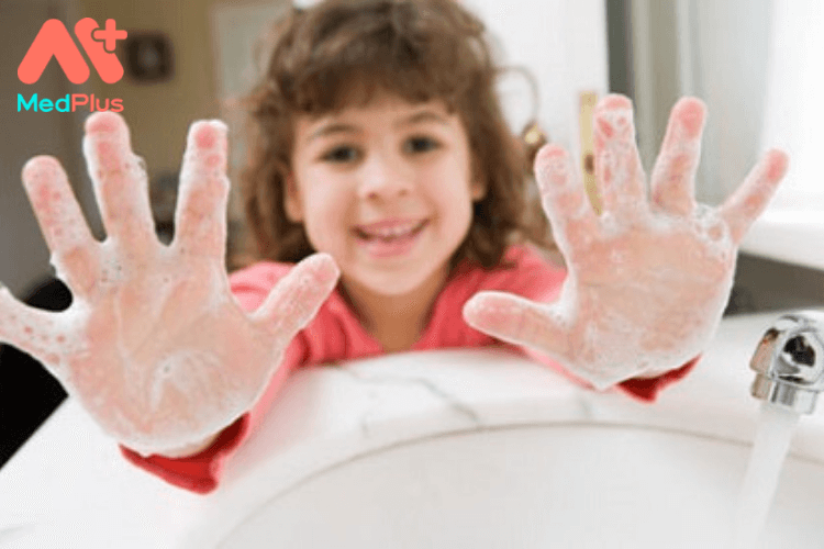 Hướng dẫn bé cách rửa tay sạch đúng cách