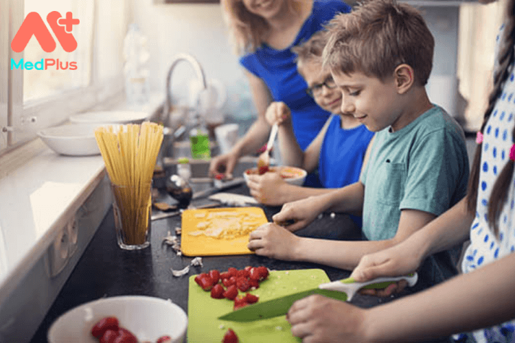 Phương pháp dạy bé nấu ăn hiệu quả