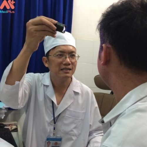 Phong kham chuyen khoa Da lieu Huynh Quang do bac si Huynh Van Quang phu trach chuyen mon - Medplus