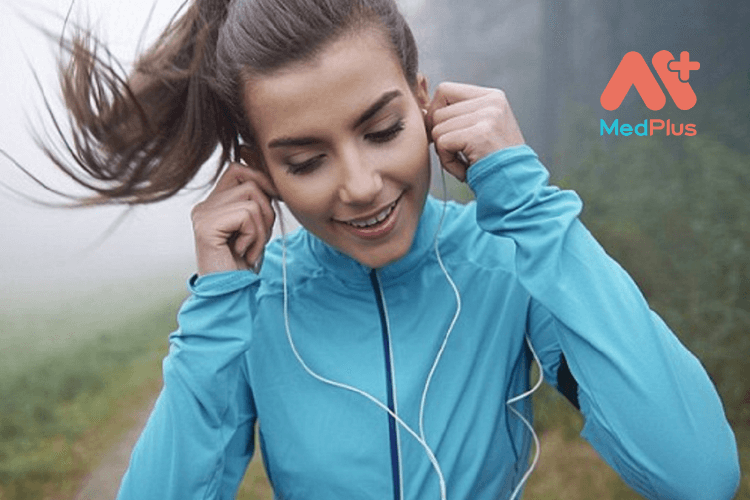 vua chay bo vua nghe nhac 1 - Medplus