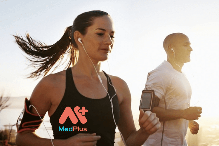 Vừa chạy bộ vừa nghe nhạc có tốt không? 149 vừa chạy và vừa nghe nhạc