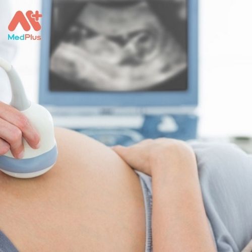 Khám thai định kỳ giúp mẹ bầu theo dõi sức khỏe thường xuyên, đồng thời phát hiện và xử lý kịp thời bất thường trong cơ thể